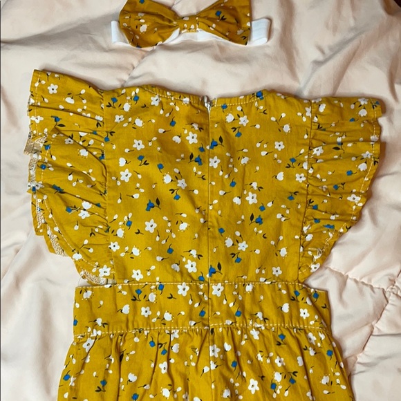 New Ruffle Sleeve Jumpsuit & headband - Picture 5 of 6